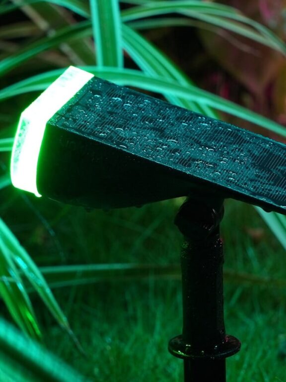 Solarenergie optimiert Wohnräume durch KI-gesteuerte Lichtmanagementsysteme